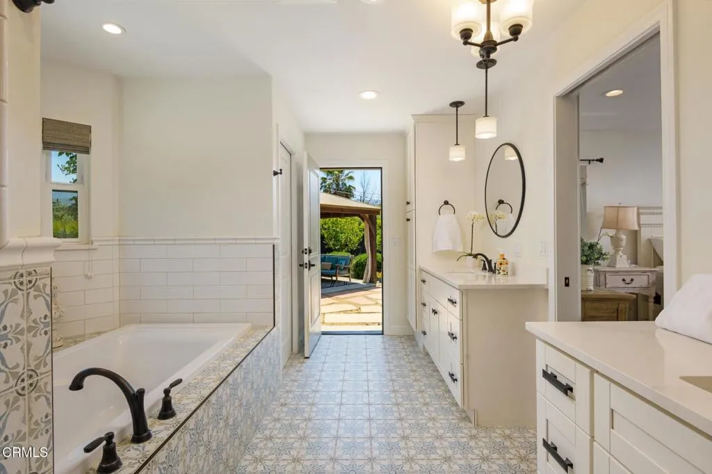 Ojai, California 93023, United States, 3 Bedrooms Bedrooms, ,2 BathroomsBathrooms,Residential,Active,117038