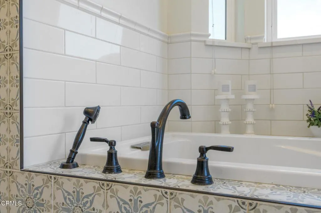 Ojai, California 93023, United States, 3 Bedrooms Bedrooms, ,2 BathroomsBathrooms,Residential,Active,117038