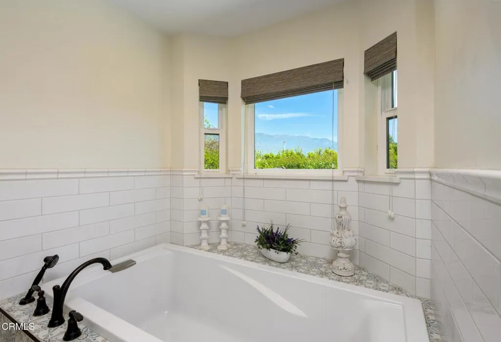 Ojai, California 93023, United States, 3 Bedrooms Bedrooms, ,2 BathroomsBathrooms,Residential,Active,117038