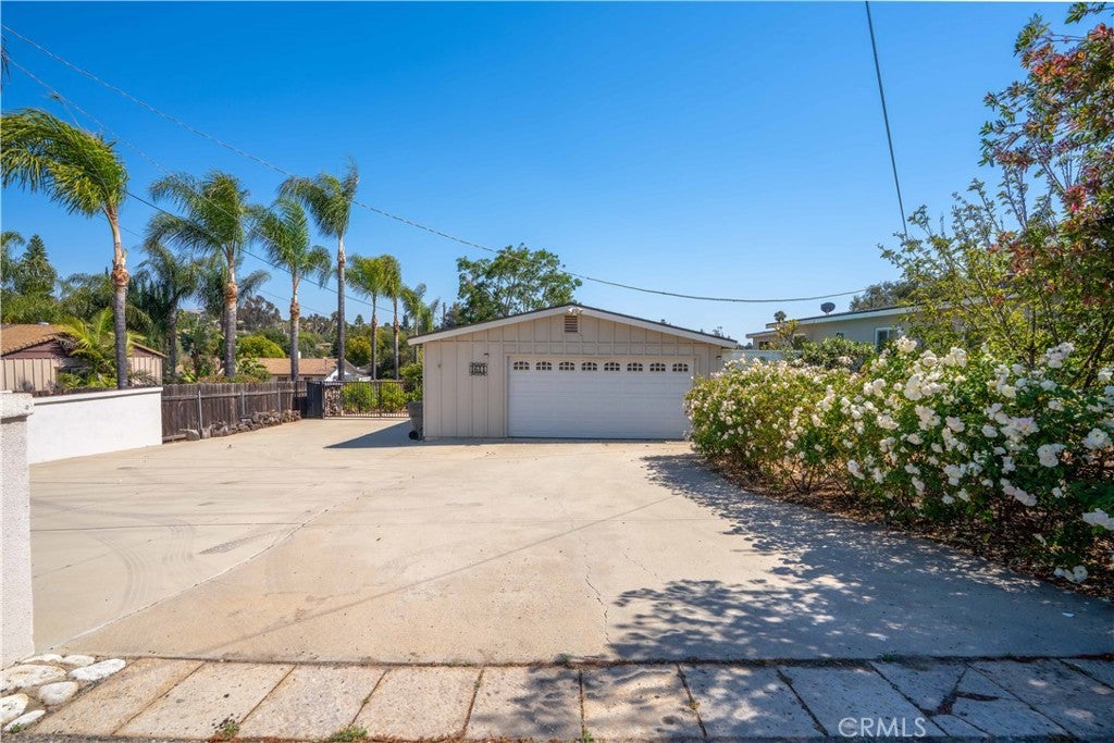 1611 Hillcrest