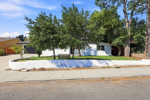 Photo of 975 E Avenida De Los Arboles, Thousand Oaks, CA 91360 (MLS # V1-38576)
