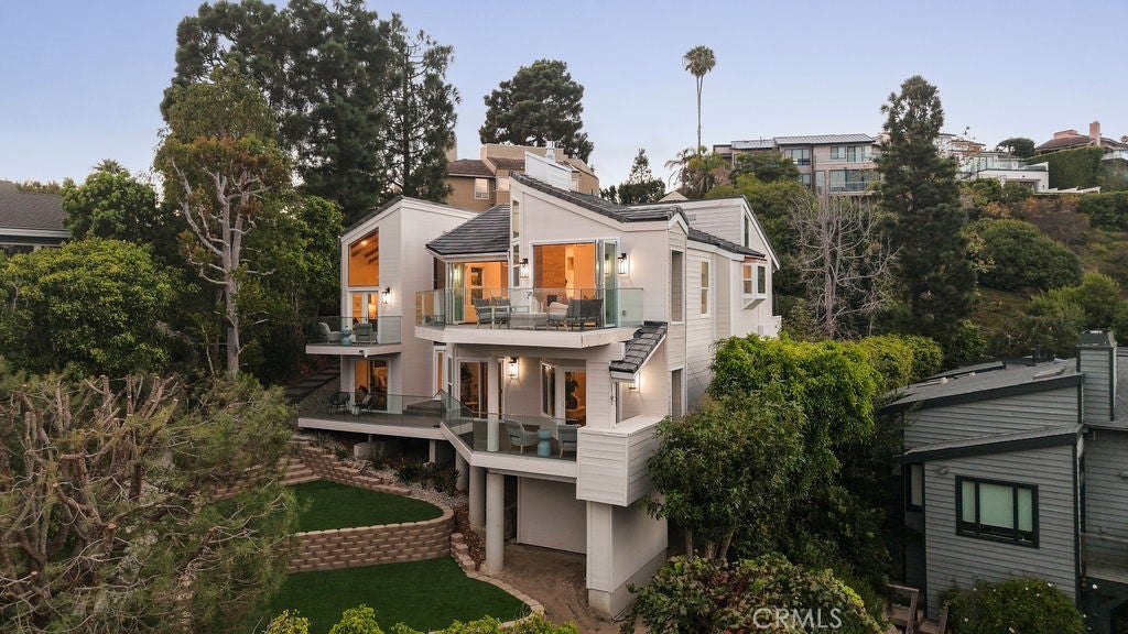 2315 Hillview