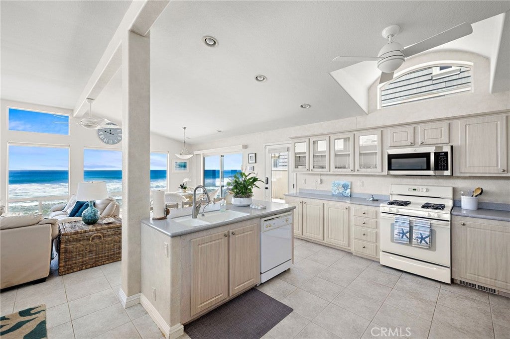 1880 N El Camino Real 16, San Clemente CA 92672 - Photo 23