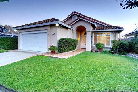 Photo of 4836 4836 Belford Peak Way Way, Antioch, CA 94531 (MLS # 41123616)