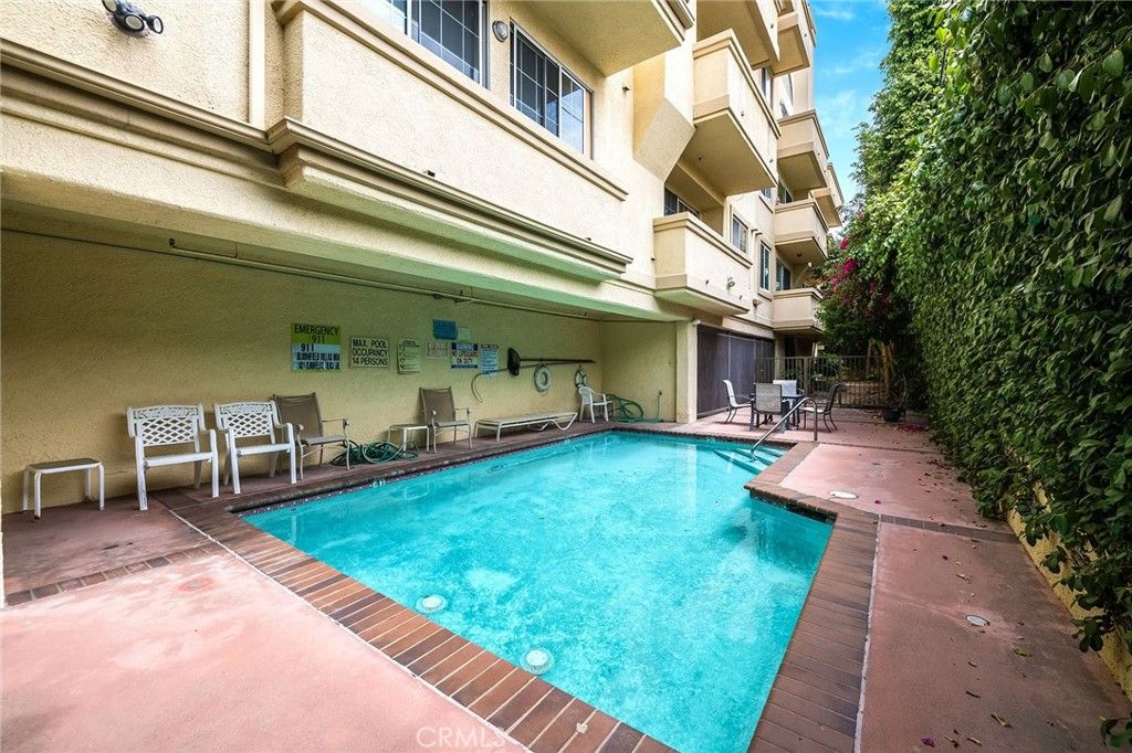 listing image 130728276547638278856