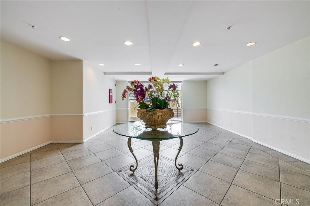 listing image 130721955707702883491