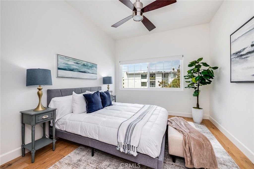 listing image 130725525345497474927