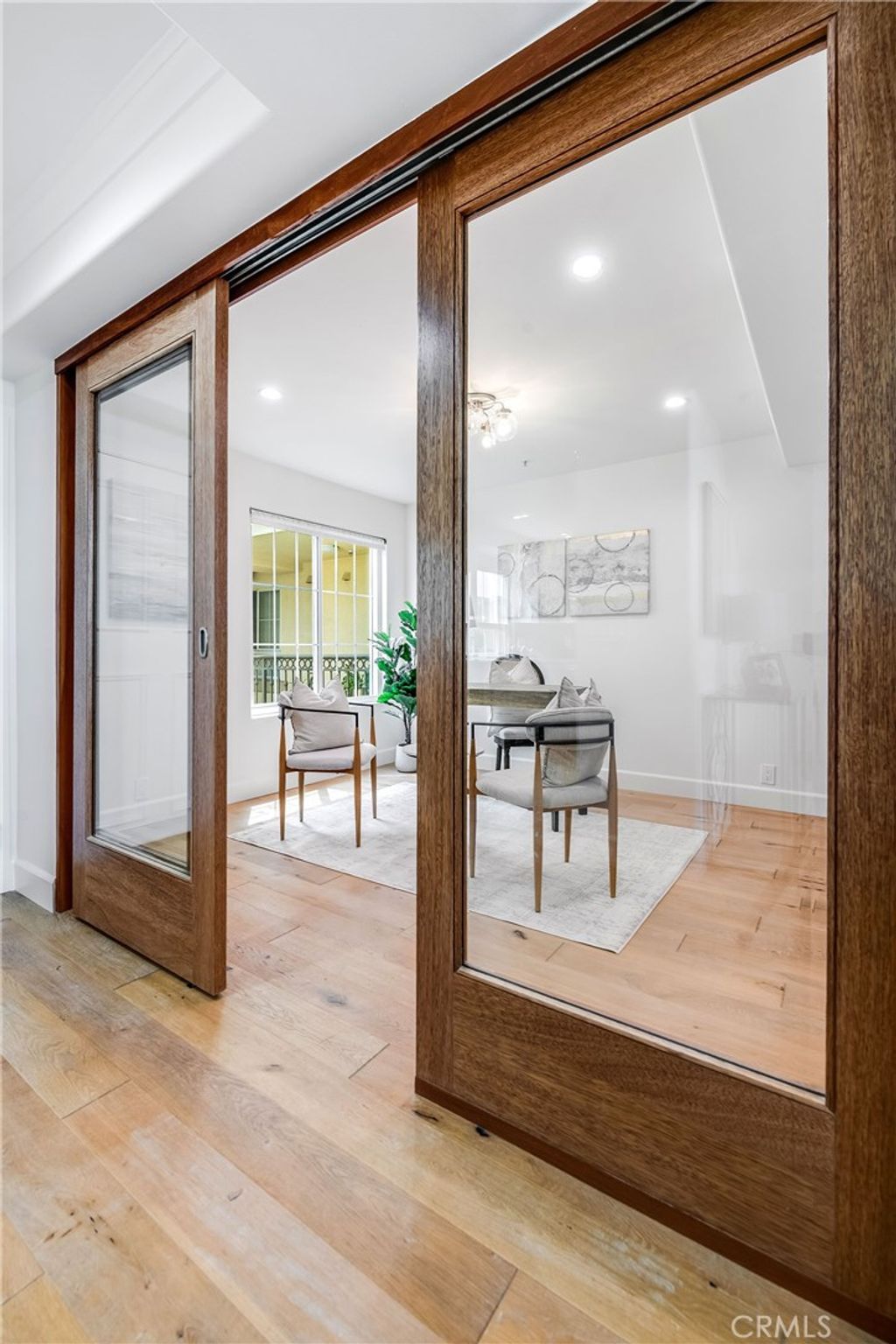 listing image 130725176042394533221