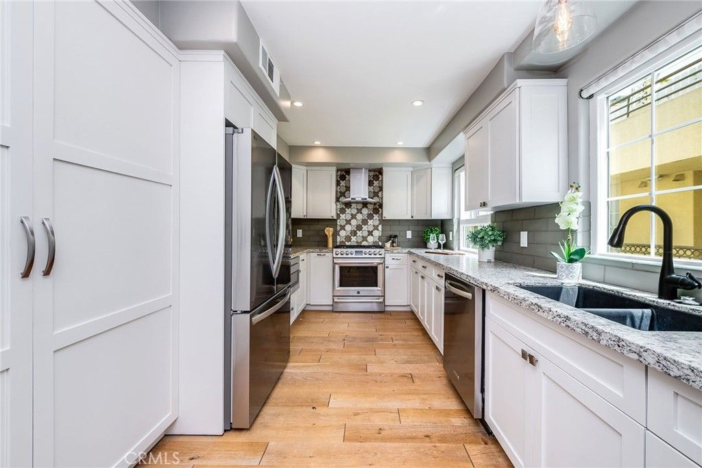 listing image 130725090024574233091