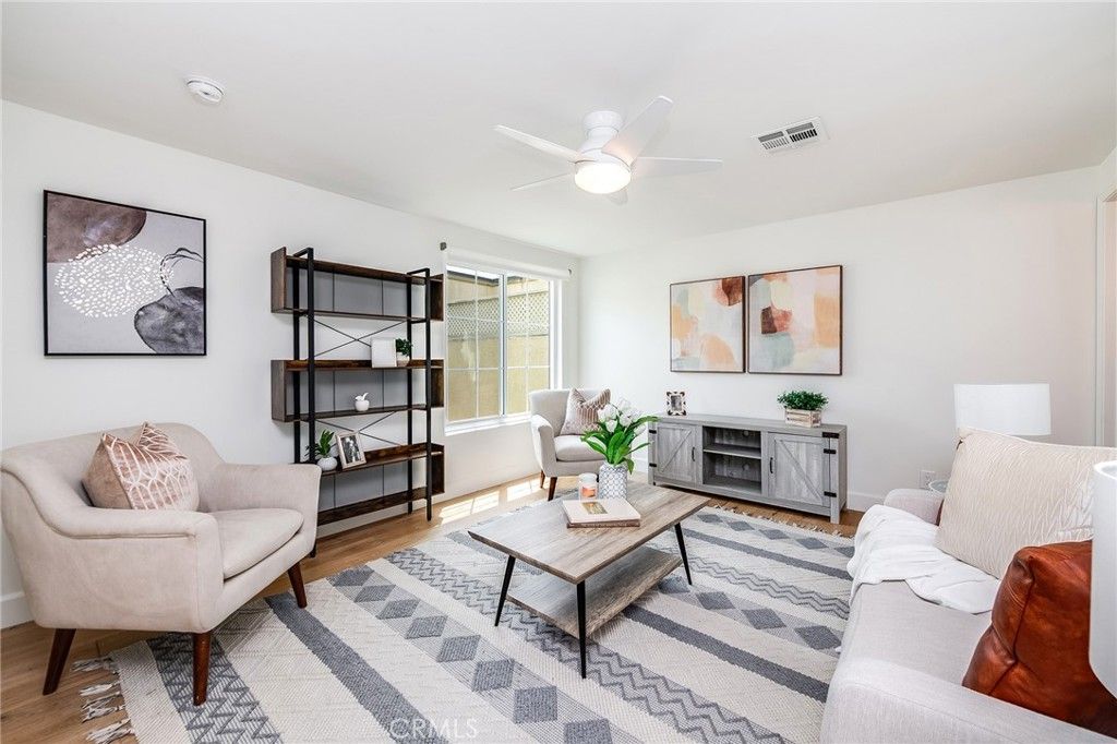 listing image 130722891084594327552