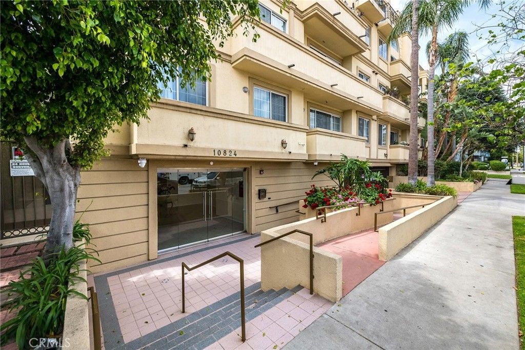listing image 130727021487359174847