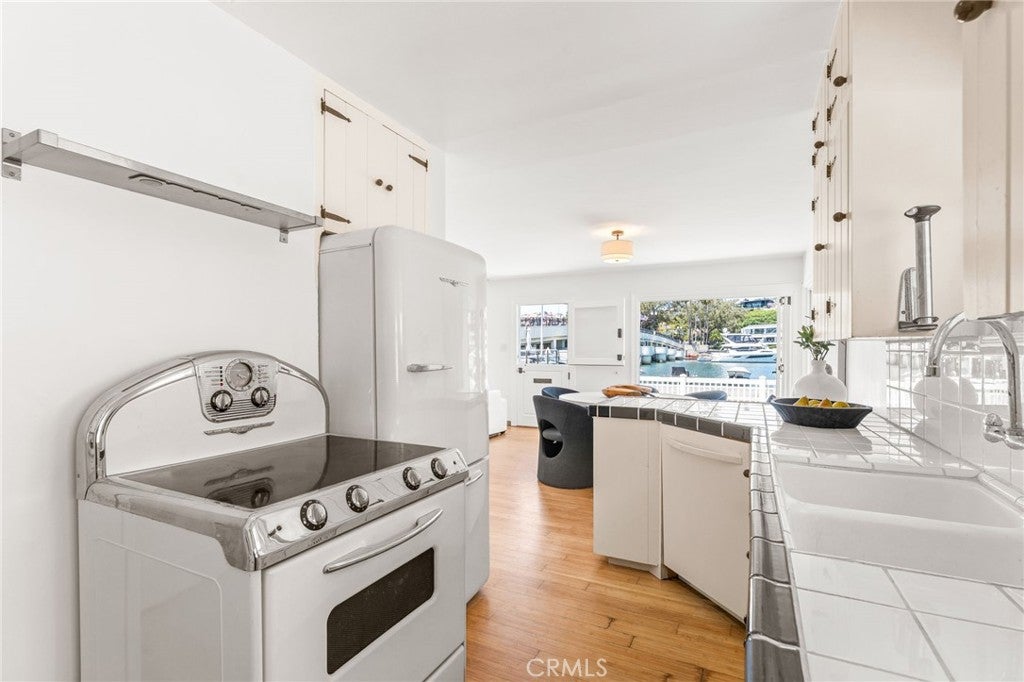 1403 N Bayfront, Newport Beach CA 92662 - Photo 15