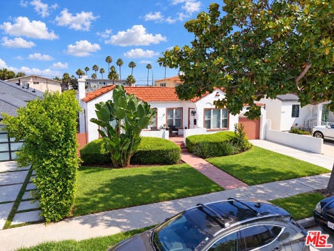 Photo of 3944 Huron Avenue, Culver City, CA 90232 (MLS # 26999281)