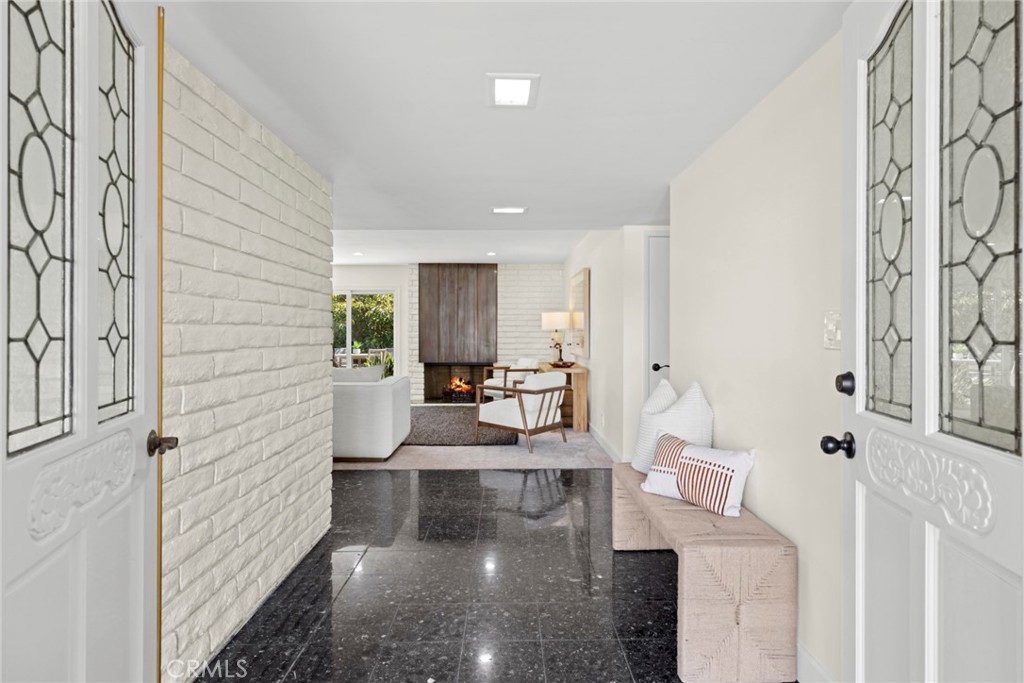 1800 Tradewinds Lane