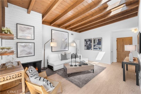 Photo of 5761 Wish AVE, Encino, CA 91316 (MLS # SR26191827)