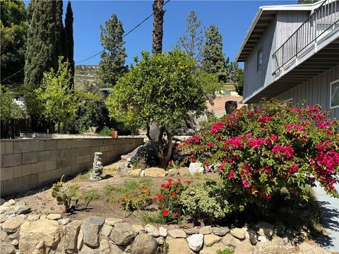 Tiny photo for 4922 Lowell Avenue, Glendale, CA 91214 (MLS # PV25098619)