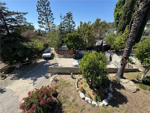 Tiny photo for 4922 Lowell Avenue, Glendale, CA 91214 (MLS # PV25098619)
