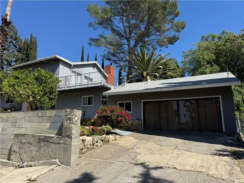 Tiny photo for 4922 Lowell Avenue, Glendale, CA 91214 (MLS # PV25098619)