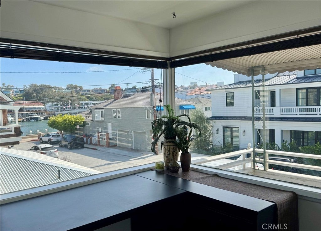 327 Onyx Ave, Newport Beach CA 92662