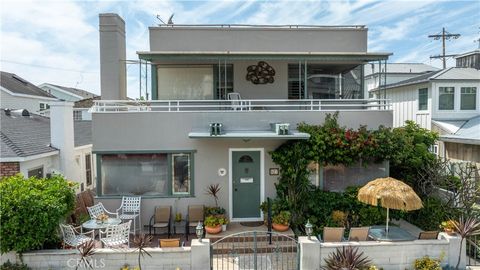 Photo of 327 Onyx Ave, Newport Beach, CA 92662 (MLS # NP26074825)