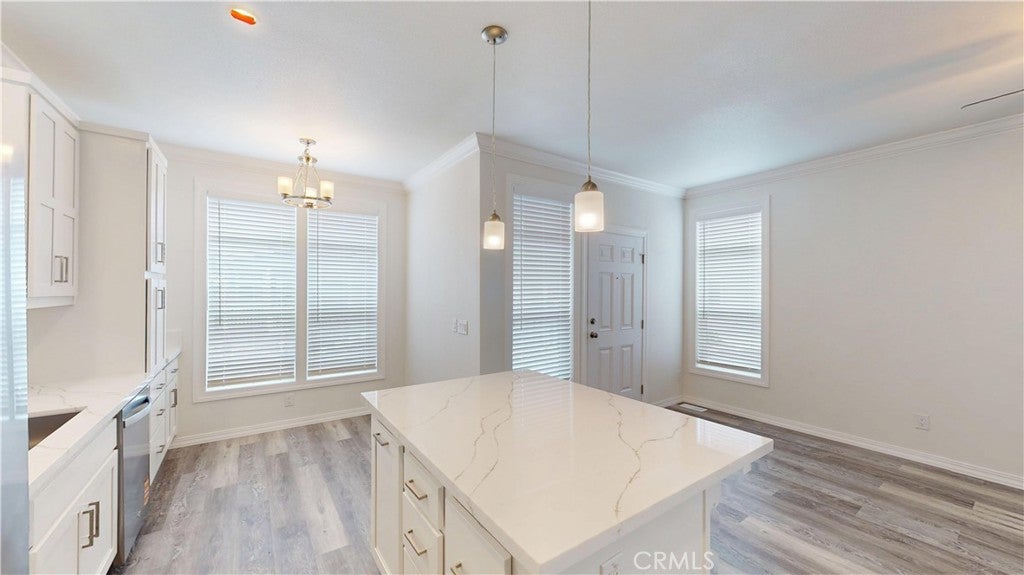 903 W 17TH Street 24