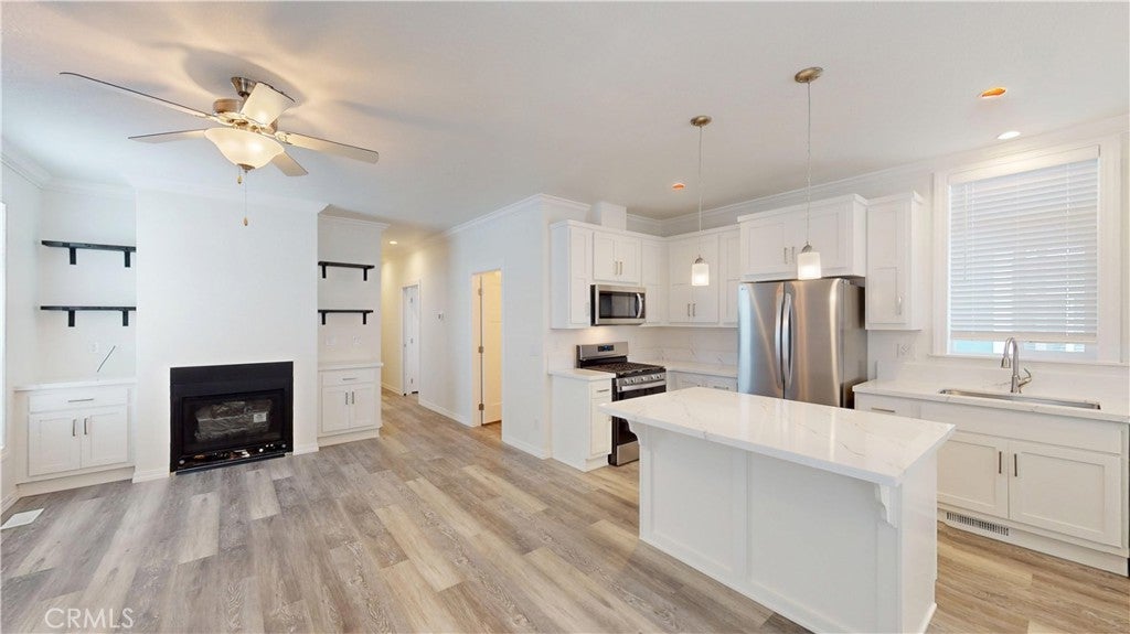 903 W 17TH Street 24