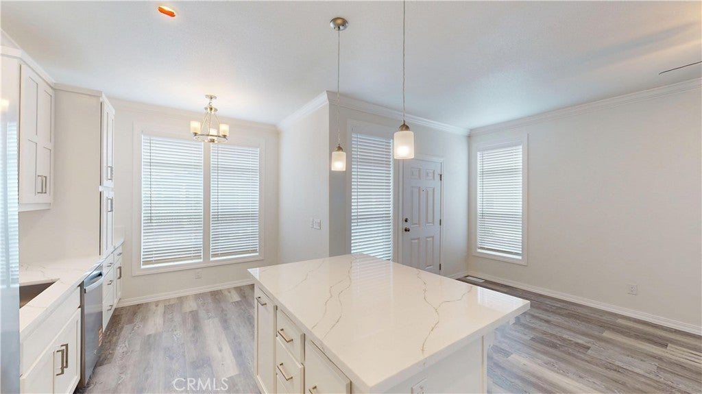 903 W 17TH Street 24