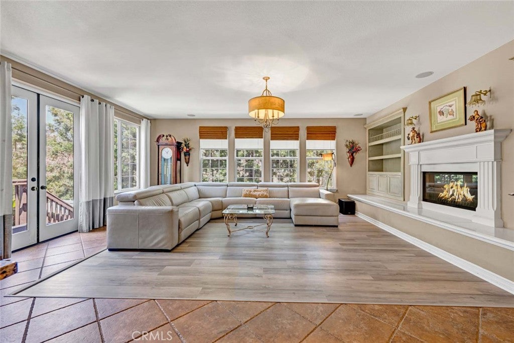 1407 Williamsburg St Street, Tustin CA 92782 - Photo 9