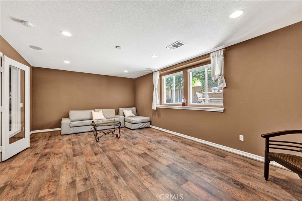 1407 Williamsburg St Street, Tustin CA 92782 - Photo 21