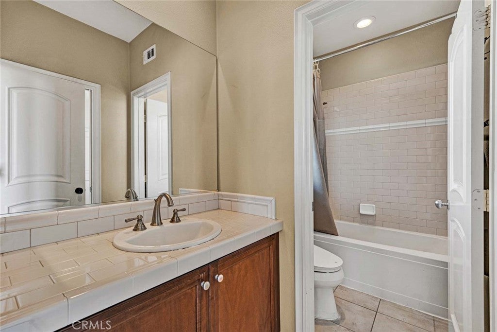 1407 Williamsburg St Street, Tustin CA 92782 - Photo 16
