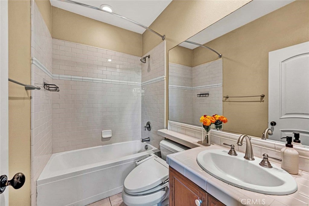 1407 Williamsburg St Street, Tustin CA 92782 - Photo 14