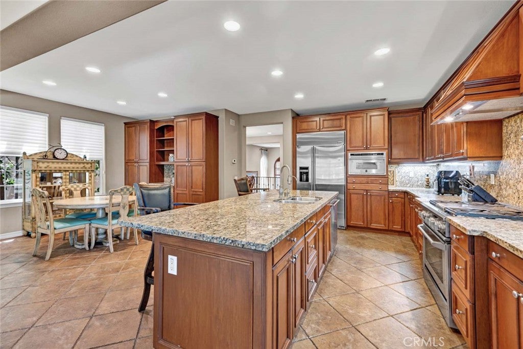 1407 Williamsburg St Street, Tustin CA 92782 - Photo 7