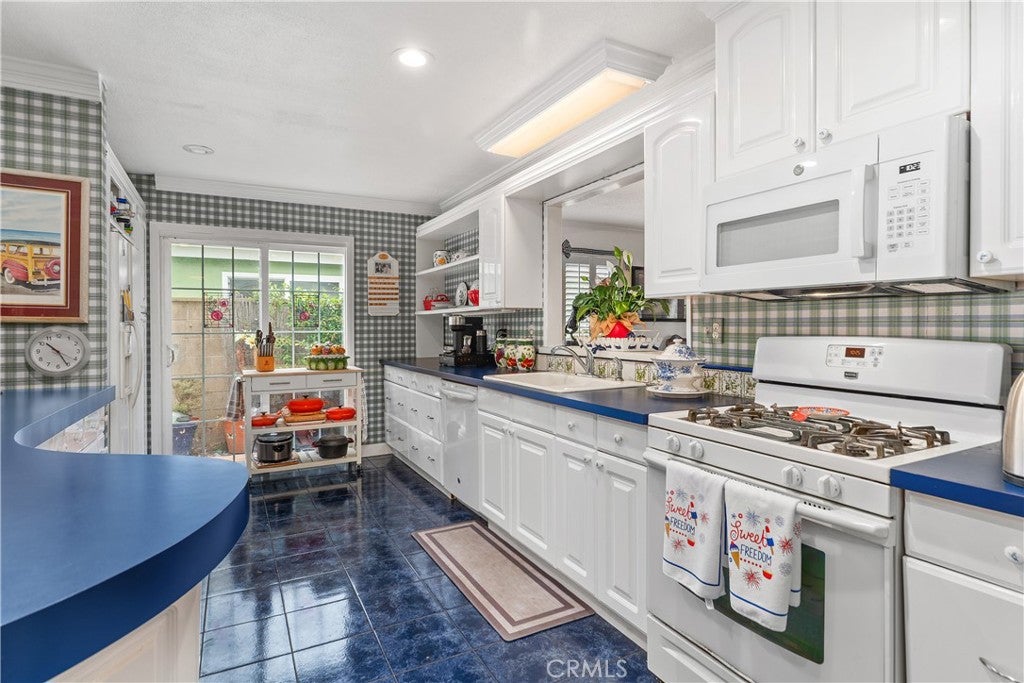 4722 Scenario, Huntington Beach CA 92649 - Photo 11
