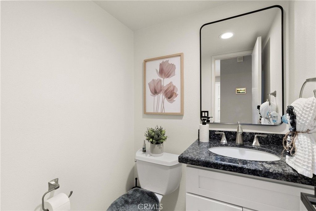 listing image 130720384939130302441