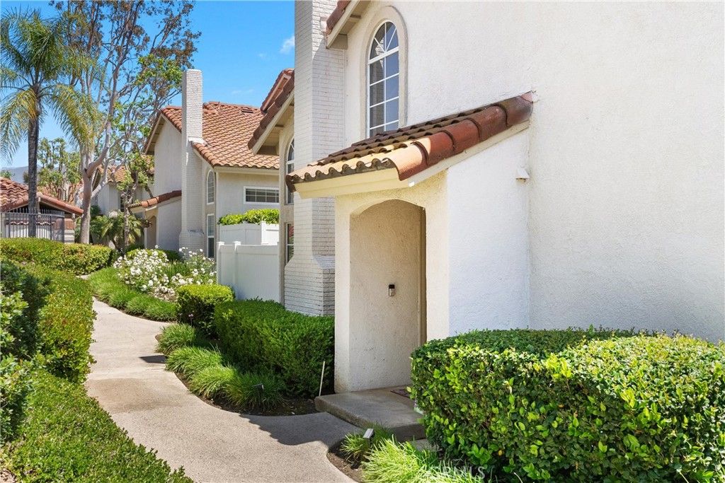 listing image 130726626392810972501