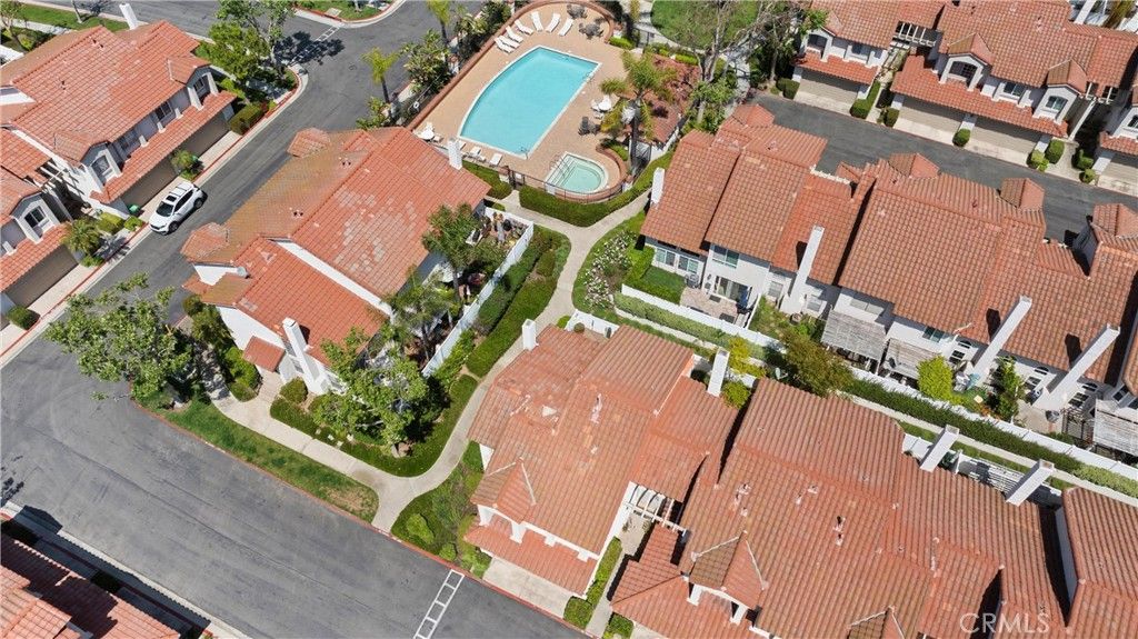 listing image 130722596002096535207