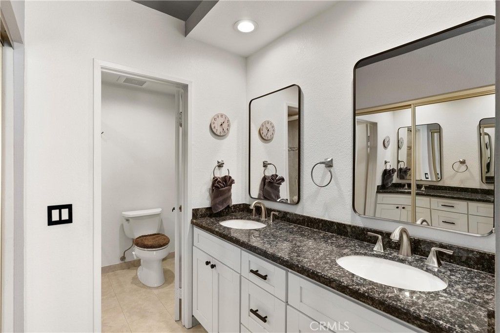 listing image 130720668899724606229