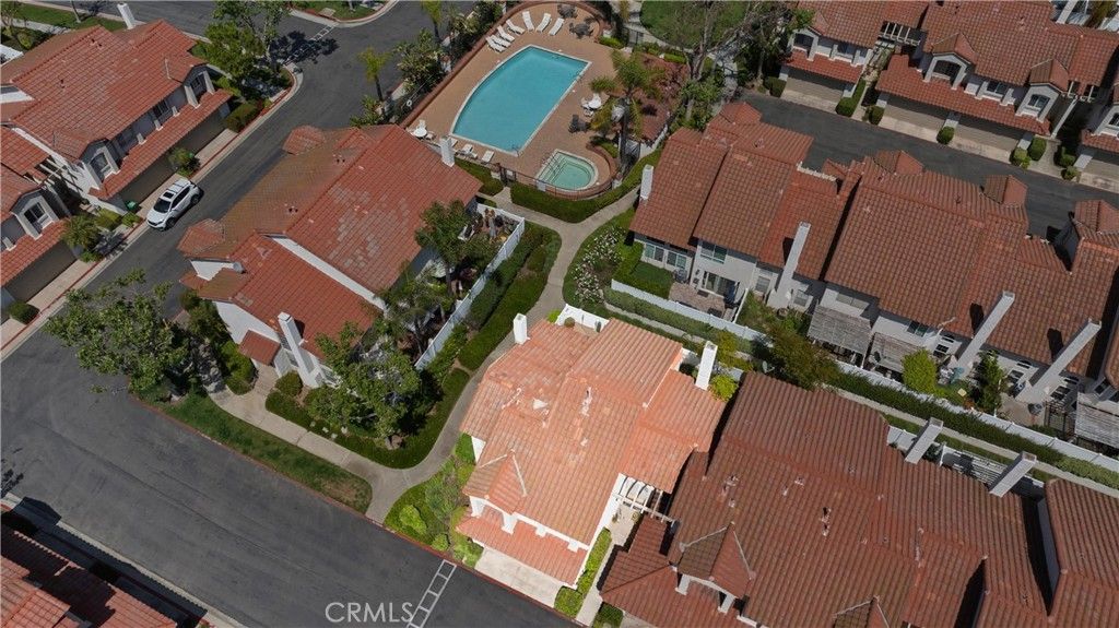 listing image 130724113878104235158