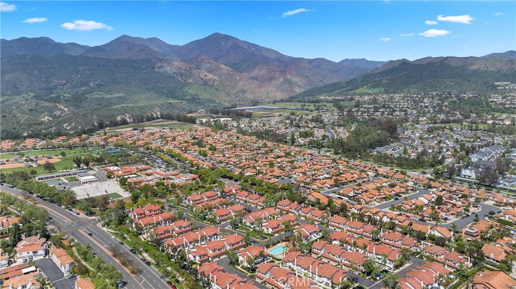 listing image 130724606937797755908