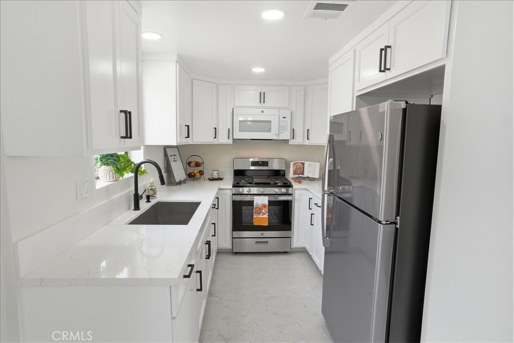 9605 Sepulveda Boulevard 5