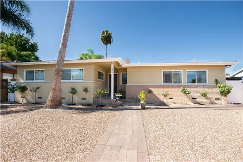 19541 Victory Boulevard, Reseda, CA 91335 - MLS#: SR26179372