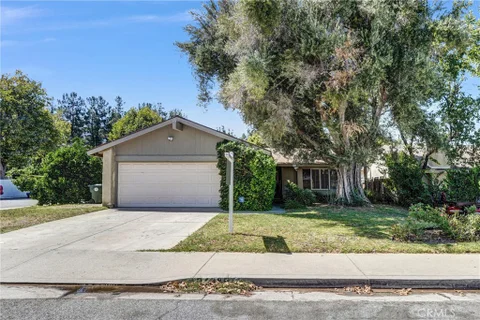 24389 La Glorita Cir, Newhall, CA 91321 - MLS#: SR26156844