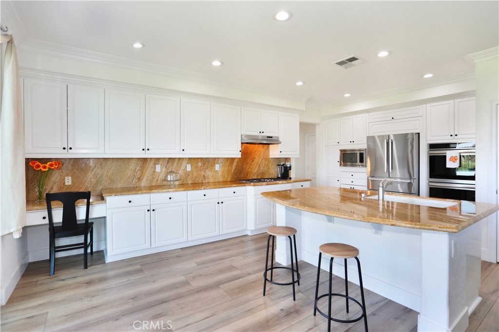 2695 N Promontory