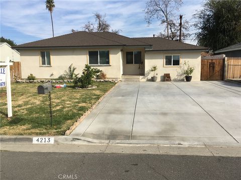 Photo of 4213 Via San Jose, Riverside, CA 92504 (MLS # IV25248355) Photo of 4213 Via San Jose, Riverside, CA 92504 (MLS # IV25248355)