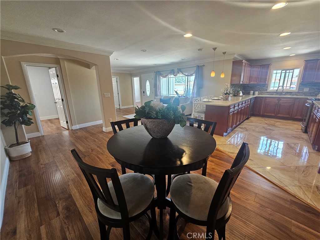 11881 Old Fashion Way
