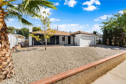 Photo of 44054 W Fern Avenue, Lancaster, CA 93534 (MLS # SR25246101)