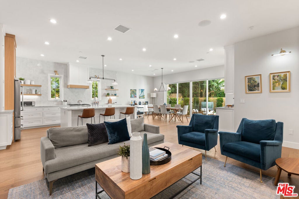 5501 W 76th Street