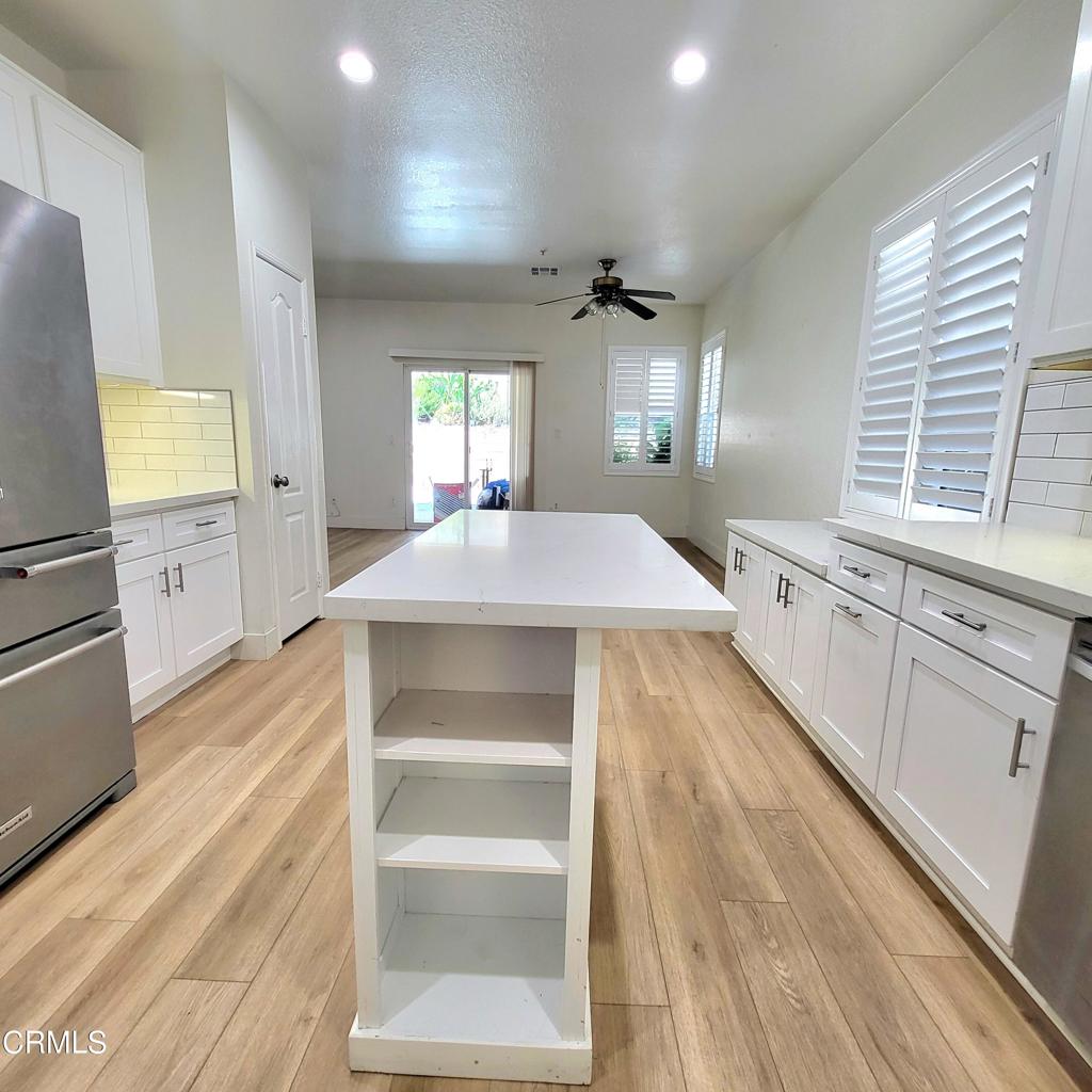 Properties 3 16278 Medinah Street