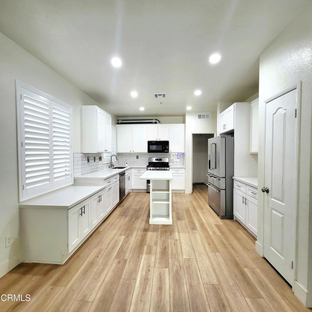 Properties 1 16278 Medinah Street