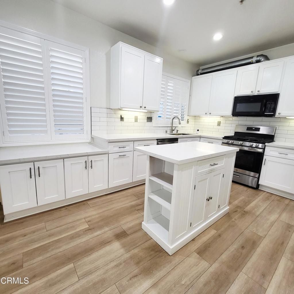 Properties 2 16278 Medinah Street